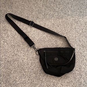 Lululemon crossbody/fanny pack bag.